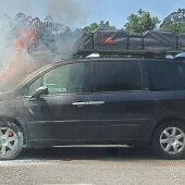 Arde un vehículo a pocos metros de la rotonda de Milladoiro pero sin provocar víctimas 