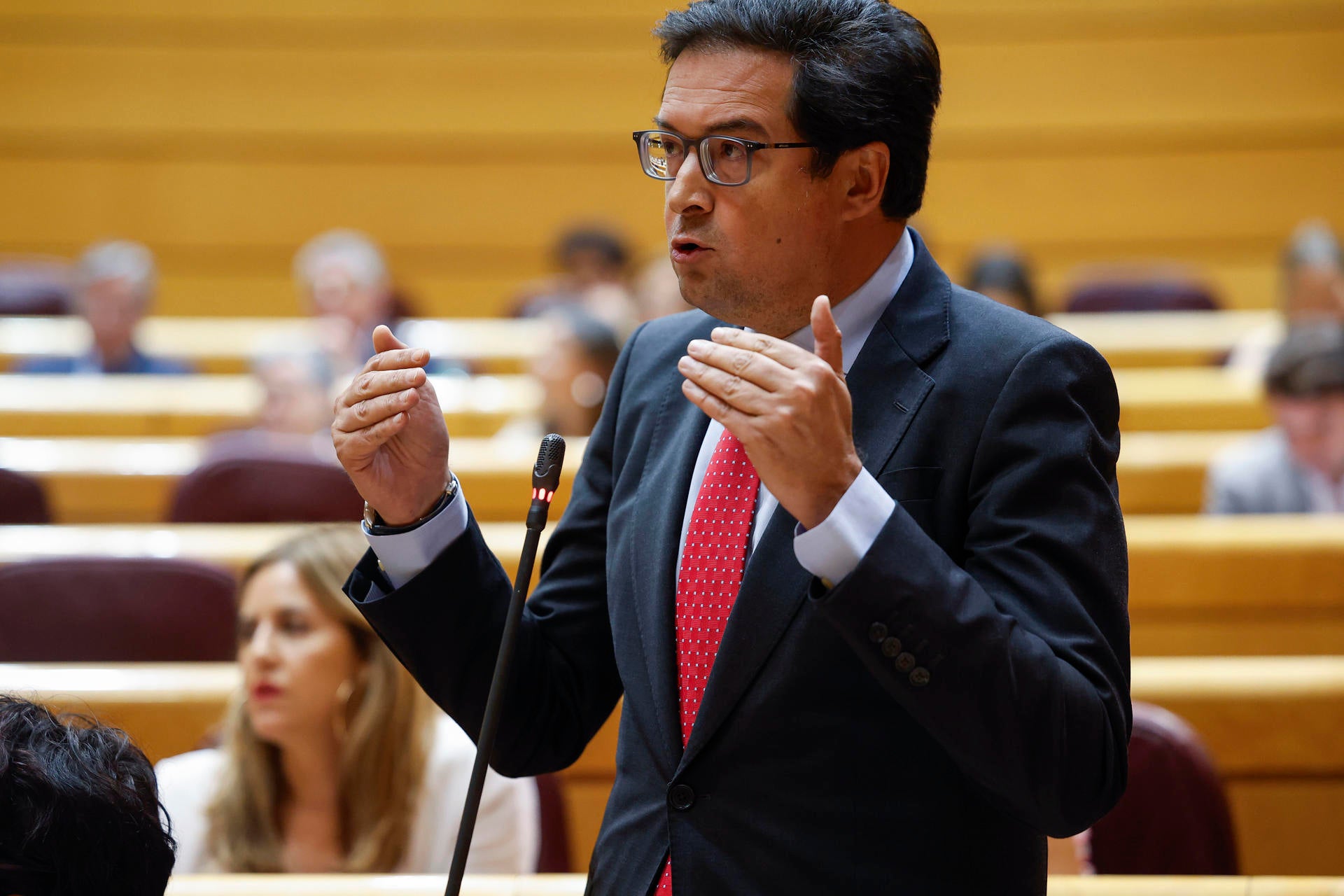 Óscar López pone "la mano en el fuego" por Sánchez y el Fiscal General Óscar López pone "la mano en el fuego" por Sánchez y el Fiscal General