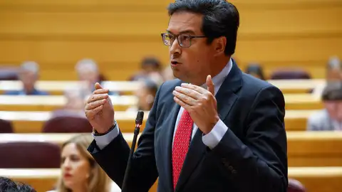Óscar López en el Senado Óscar López en el Senado