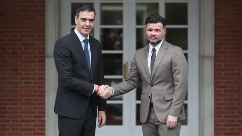 Rufián amenaza con romper con Sánchez tras conocer su fecha de comparecencia en el Congreso: "Deberían entender..." Rufián amenaza con romper con Sánchez tras conocer su fecha de comparecencia en el Congreso: "Deberían entender..."