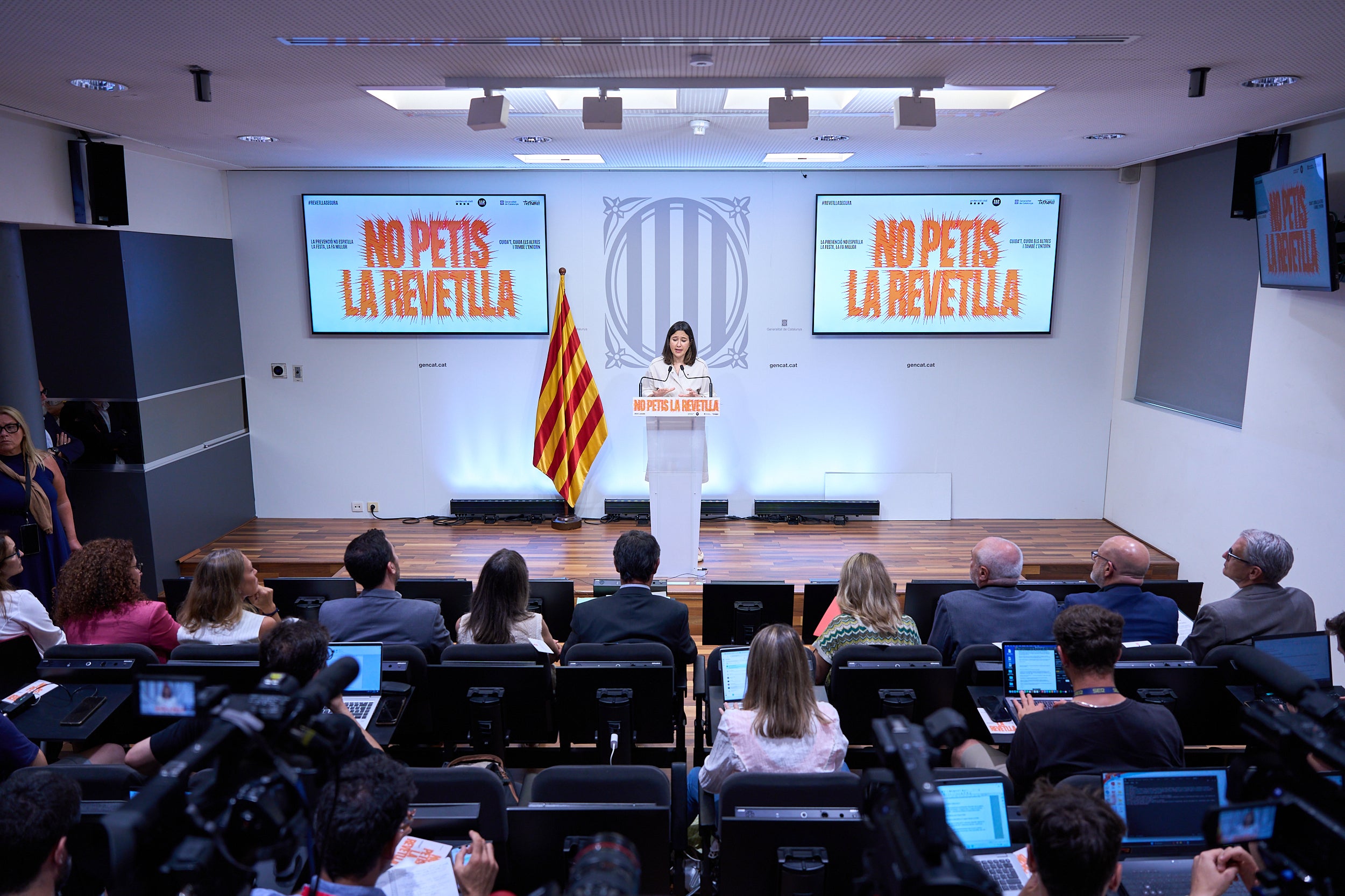 Interior desplegarà més de 5.000 mossos d'esquadra per la revetlla de Sant Joan Interior desplegarà més de 5.000 mossos d'esquadra per la revetlla de Sant Joan