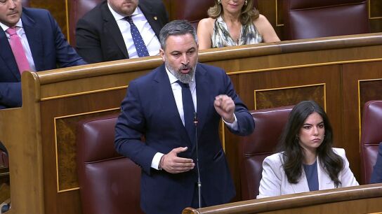 Abascal se marcha del Congreso tras espetarle a S&aacute;nchez: "Nosotros pagando impuestos y ustedes se lo gastan en putas"