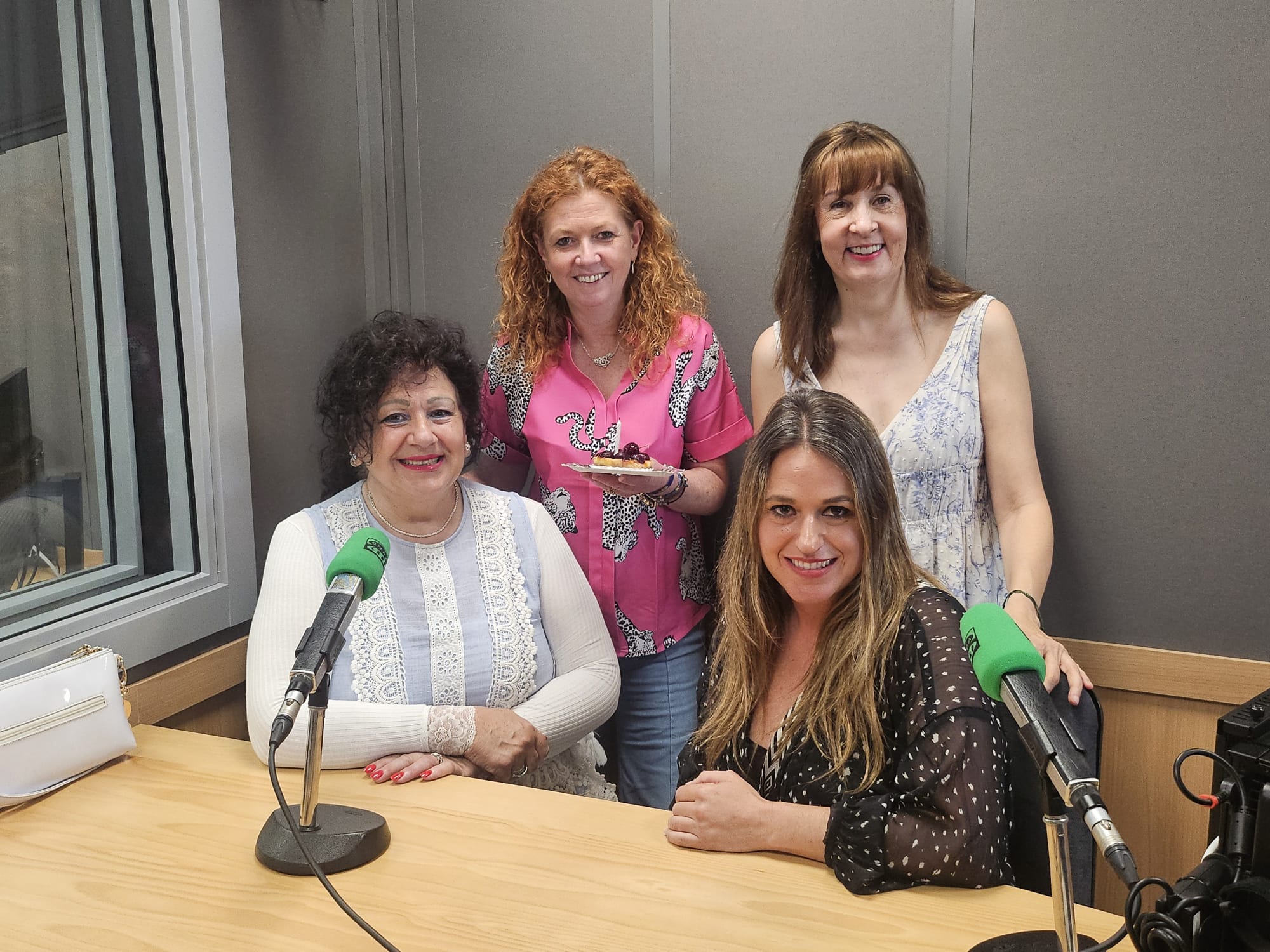 Tertulia con la Asociación Mujeres de Empresa Tertulia con la Asociación Mujeres de Empresa