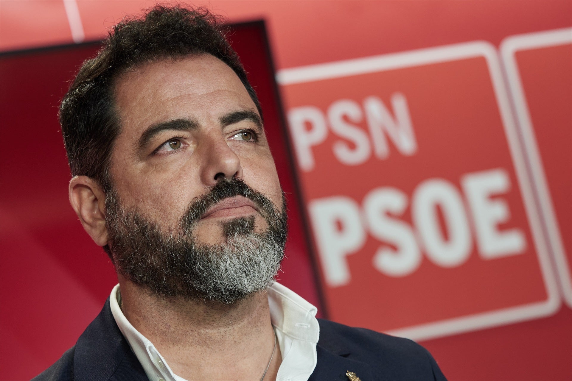 Dimite el vicesecretario del PSOE en Navarra tras descubrirse que su pareja trabajó en la empresa vinculada a Santos Cerdán Dimite el vicesecretario del PSOE en Navarra tras descubrirse que su pareja trabajó en la empresa vinculada a Santos Cerdán