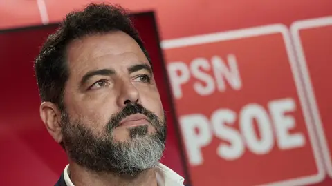 Dimite el vicesecretario del PSOE en Navarra tras descubrirse que su pareja trabajó en la empresa vinculada a Santos Cerdán Dimite el vicesecretario del PSOE en Navarra tras descubrirse que su pareja trabajó en la empresa vinculada a Santos Cerdán