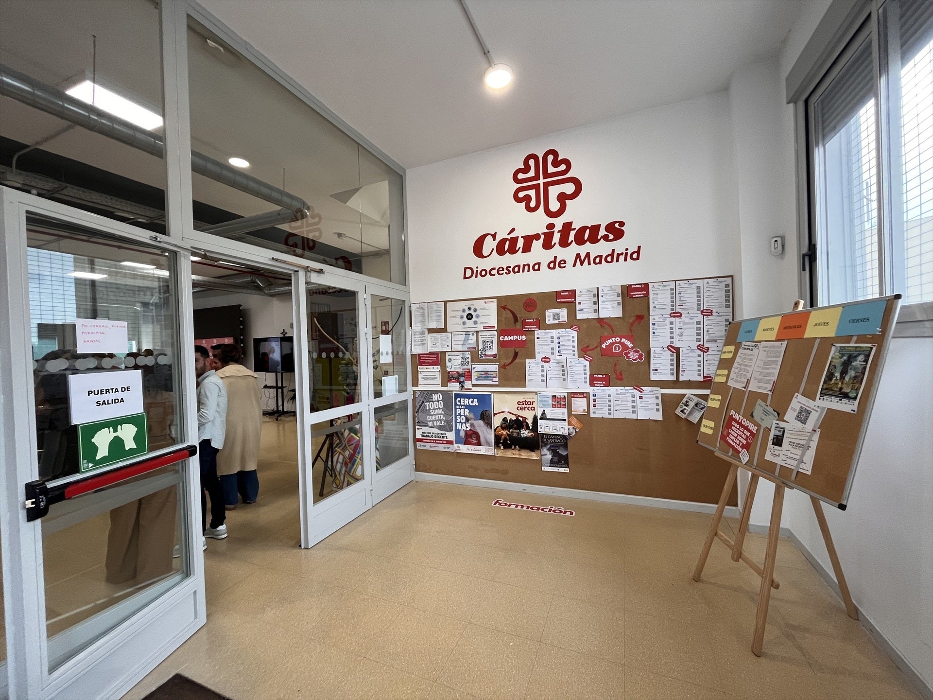 Cáritas alerta de un aumento del 20 % en la exclusión social en Madrid por la vivienda y el empleo precario Cáritas alerta de un aumento del 20 % en la exclusión social en Madrid por la vivienda y el empleo precario