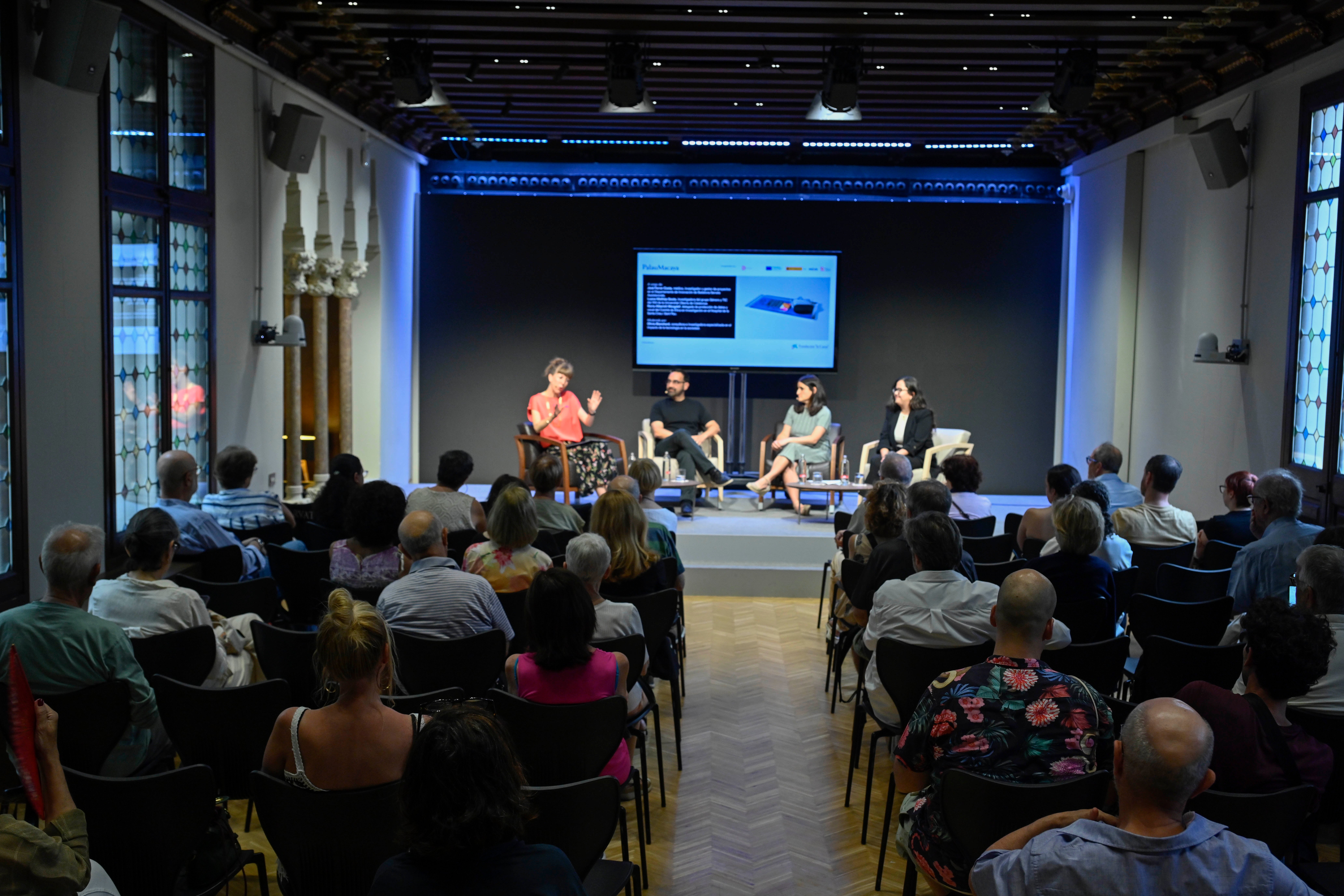 Expertos analizan la relación entre salud y tecnología y advierten que hay que garantizar la privacidad y rehumanizar la asistencia Expertos analizan la relación entre salud y tecnología y advierten que hay que garantizar la privacidad y rehumanizar la asistencia