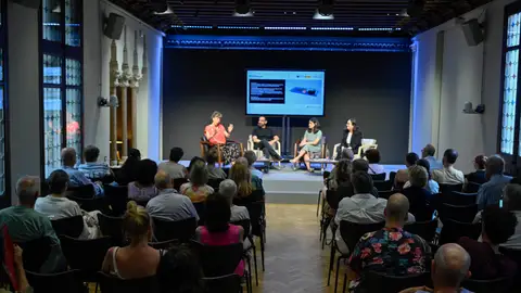 Expertos analizan la relación entre salud y tecnología y advierten que hay que garantizar la privacidad y rehumanizar la asistencia Expertos analizan la relación entre salud y tecnología y advierten que hay que garantizar la privacidad y rehumanizar la asistencia