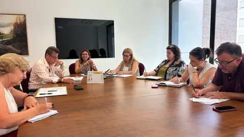 Almassora reúne a vecinos y representantes políticos para aunar esfuerzos en la defensa de la costa Almassora reúne a vecinos y representantes políticos para aunar esfuerzos en la defensa de la costa