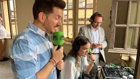 Retransmisión de la procesión del Corpus con Javier Ruíz, Eva Martínez y Diego Iglesias. Retransmisión de la procesión del Corpus con Javier Ruíz, Eva Martínez y Diego Iglesias.