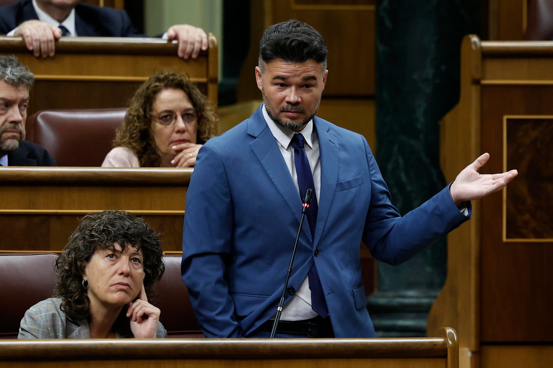 El dardo de Gabriel Rufián por la comparecencia de Pedro Sánchez: "Oye Moncloa, dejad de cavar, por favor" El dardo de Gabriel Rufián por la comparecencia de Pedro Sánchez: "Oye Moncloa, dejad de cavar, por favor"