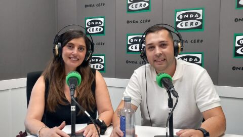 Noelia e Iker, Gerentes del Restaurante DNI IB&Eacute;RICOS en Benidorm 