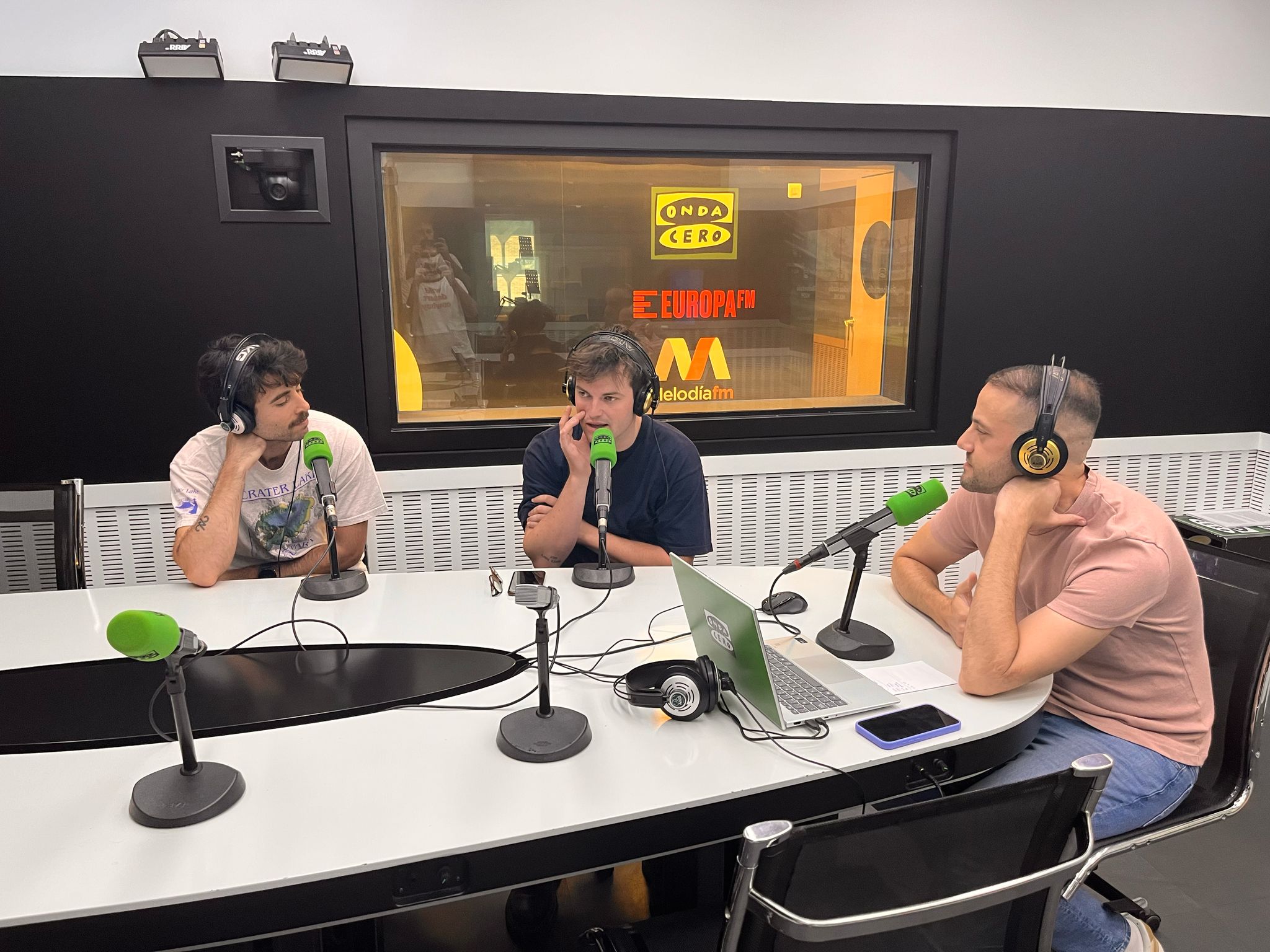 Niños Bravos: "Empezamos a sacar música por la bromita y está alcanzando una magnitud..." Niños Bravos: "Empezamos a sacar música por la bromita y está alcanzando una magnitud..."