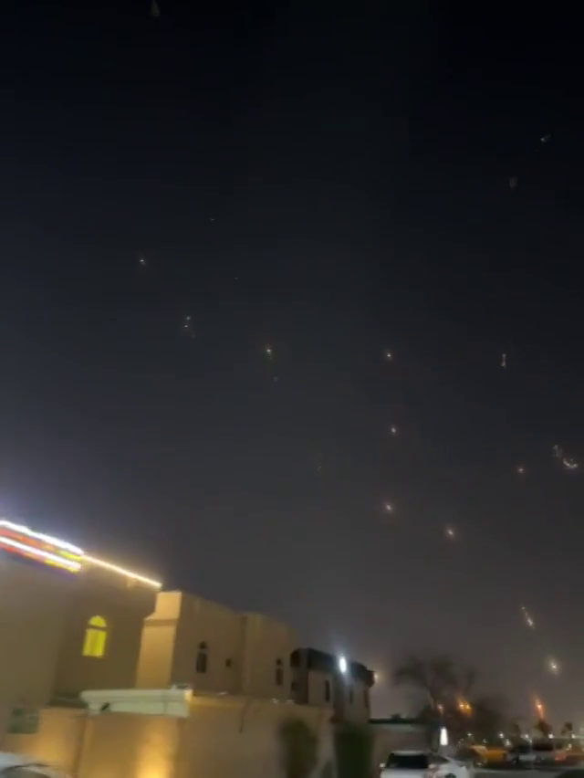 VÍDEO: los misiles de Irán sobrevuelan del cielo de Qatar en dirección a la base de EEUU en Doha VÍDEO: los misiles de Irán sobrevuelan del cielo de Qatar en dirección a la base de EEUU en Doha