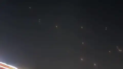 VÍDEO: los misiles de Irán sobrevuelan del cielo de Qatar en dirección a la base de EEUU en Doha VÍDEO: los misiles de Irán sobrevuelan del cielo de Qatar en dirección a la base de EEUU en Doha