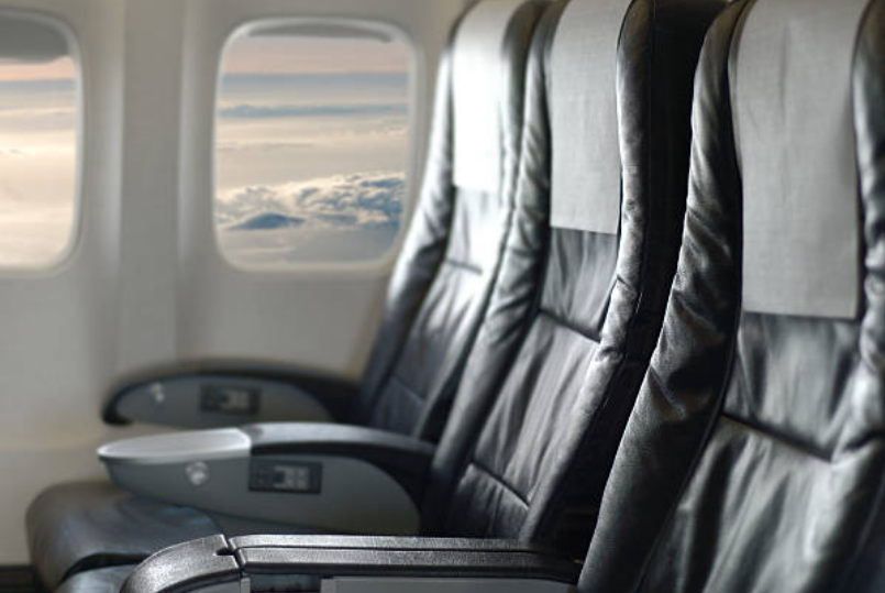 Si eliges el asiento más barato del avión, estás poniendo esto en riesgo (y no es tu maleta) Si eliges el asiento más barato del avión, estás poniendo esto en riesgo (y no es tu maleta)