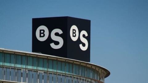 Cómo afecta a los clientes del banco Sabadell la OPA del BBVA