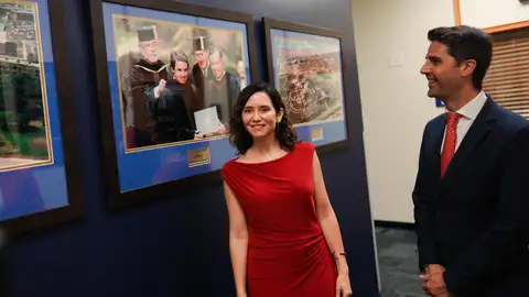 La presidenta de la Comunidad de Madrid, Isabel Díaz Ayuso (c), durante su reunión de este lunes en Miami con la presidenta de la Florida International University (FIU) , Jeanette Núñez, en la tercera jornada de su viaje institucional a Estados Unidos. La presidenta de la Comunidad de Madrid, Isabel Díaz Ayuso (c), durante su reunión de este lunes en Miami con la presidenta de la Florida International University (FIU) , Jeanette Núñez, en la tercera jornada de su viaje institucional a Estados Unidos.