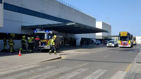 Bomberos en el Hospital La Fe de València - Bomberos en el Hospital La Fe de València -