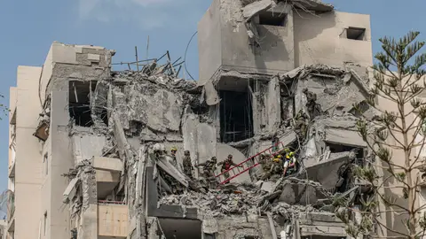 Imagen de un edificio de Israel bombardeado Imagen de un edificio de Israel bombardeado