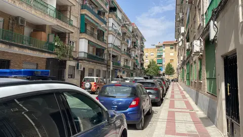 Calle en la que se encuentra el domicilio de Getafe en el que se ha producido el asesinato de una mujer Calle en la que se encuentra el domicilio de Getafe en el que se ha producido el asesinato de una mujer/ EFE/ Inés Verdejo