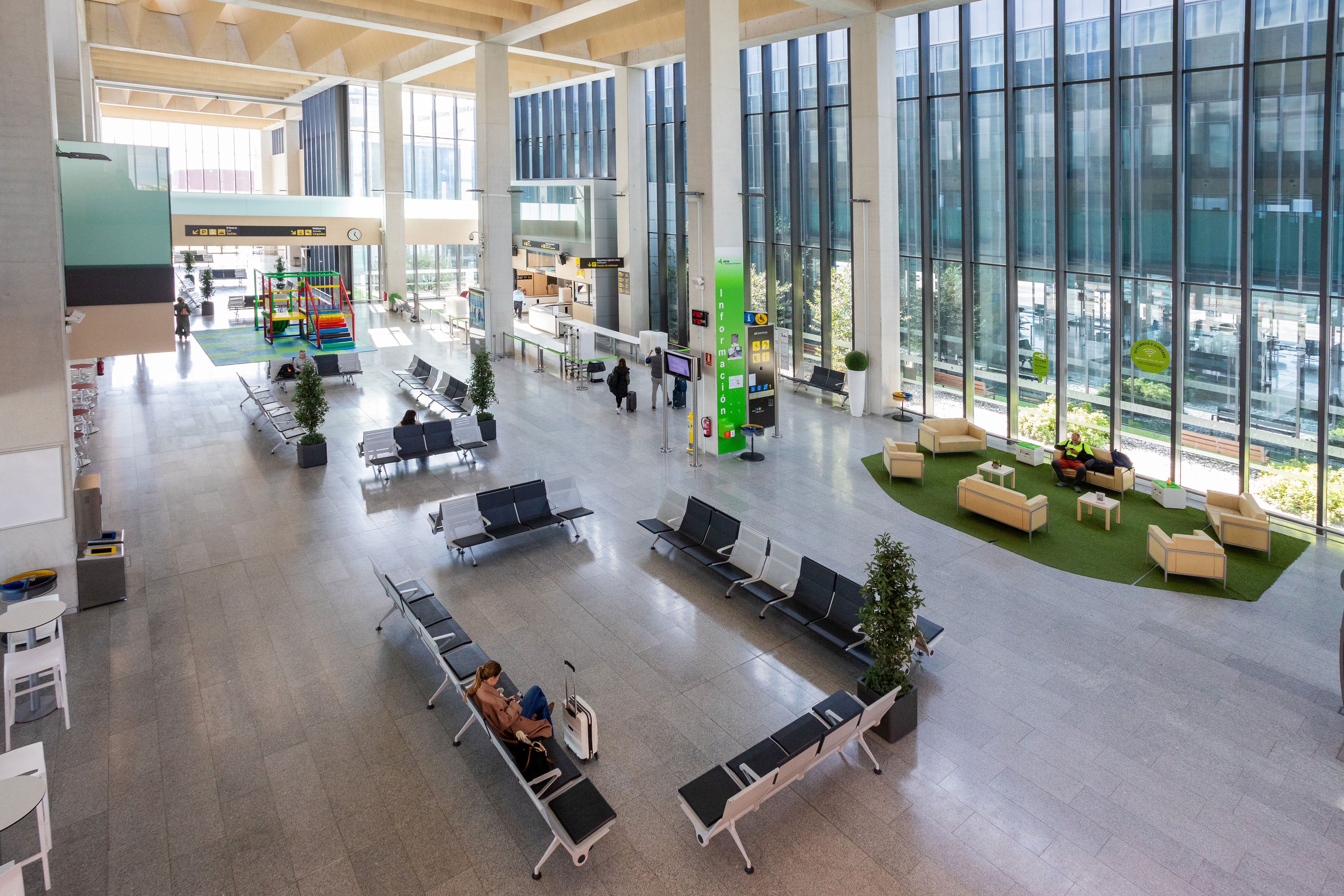 “Más de Uno Pamplona” se emite este viernes desde el Aeropuerto de Pamplona “Más de Uno Pamplona” se emite este viernes desde el Aeropuerto de Pamplona