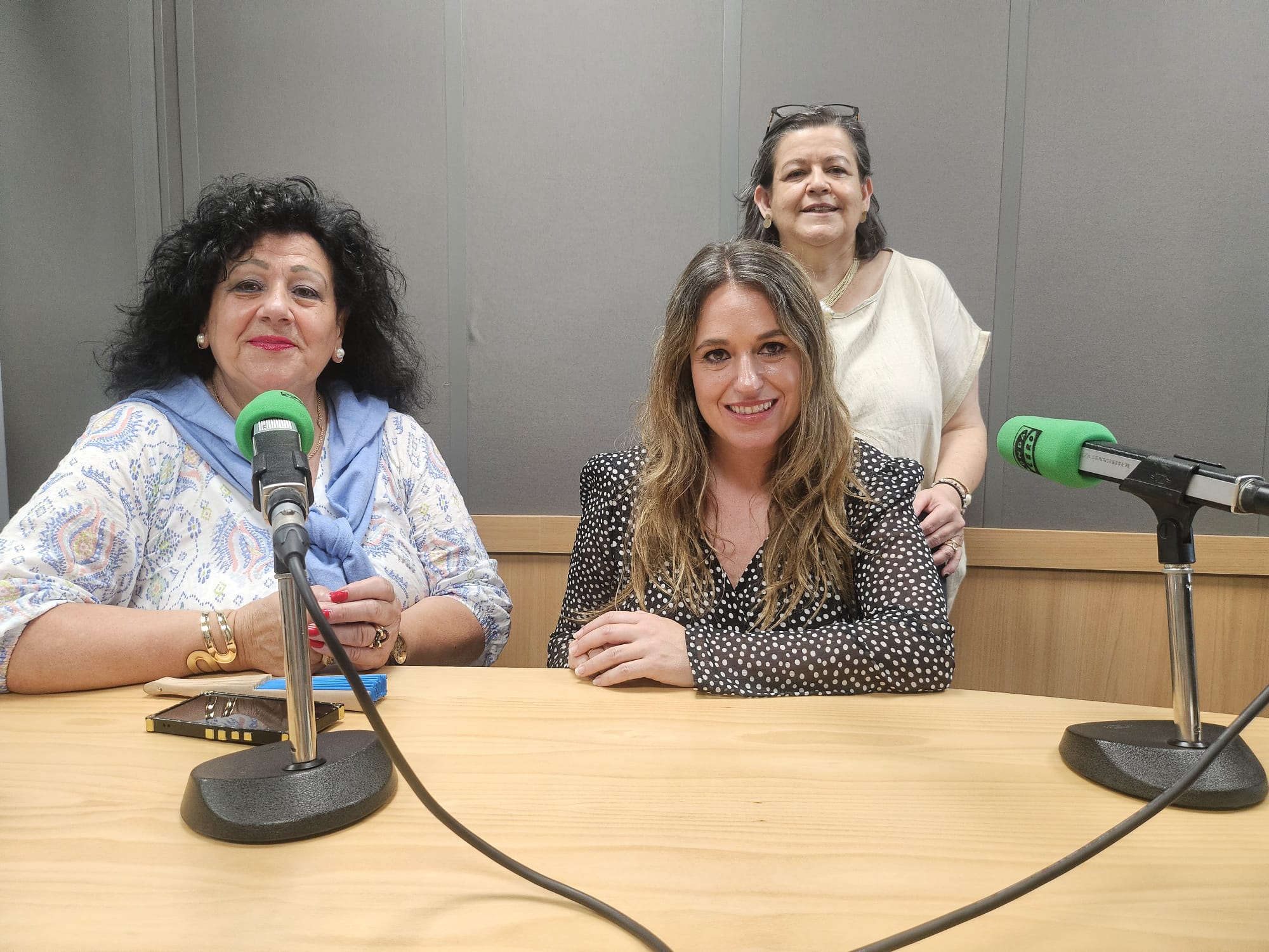 Tertulia con la Asociación Mujeres de Empresa Tertulia con la Asociación Mujeres de Empresa