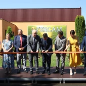 Corte de la cinta inaugural de FERCAM Corte de la cinta inaugural de FERCAM