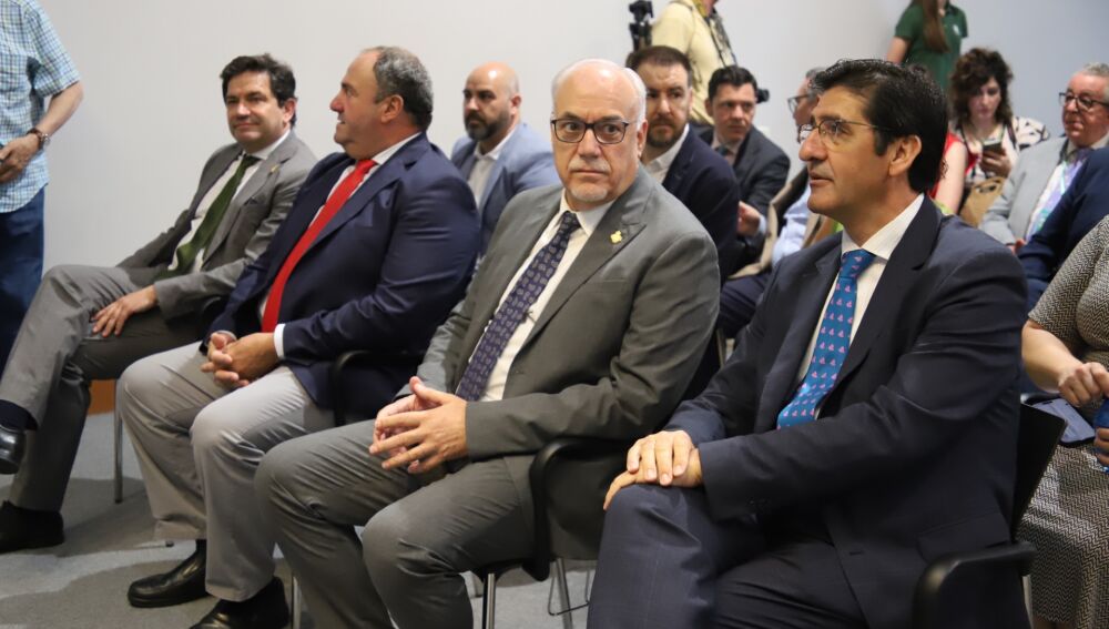 Representantes institucionales en la inauguración de FERCAM 