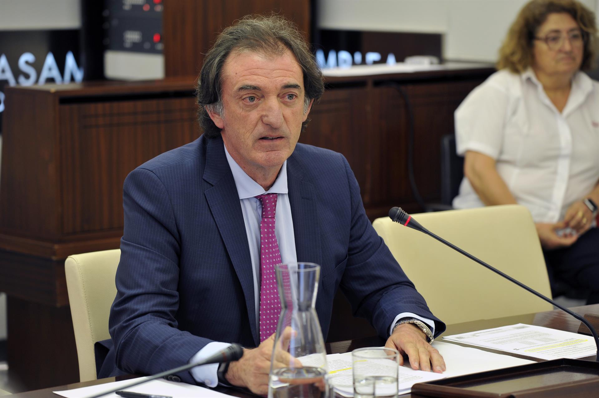 La Junta acusa al PSOE de acuñar la "falsa gratuidad universal" de los comedores escolares y defiende un sistema "justo" La Junta acusa al PSOE de acuñar la "falsa gratuidad universal" de los comedores escolares y defiende un sistema "justo"