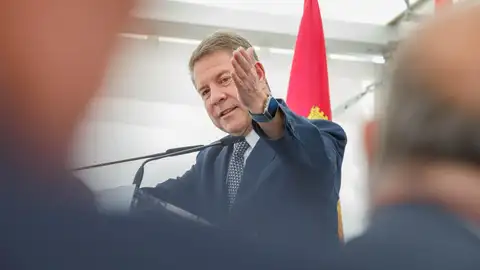 Page pone la primera piedra de la nueva planta de FM Logistic en Guadalajara Page pone la primera piedra de la nueva planta de FM Logistic en Guadalajara