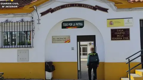Cuatro detenidos acusados de 17 robos con fuerza en establecimientos y domicilios de Montijo Cuatro detenidos acusados de 17 robos con fuerza en establecimientos y domicilios de Montijo