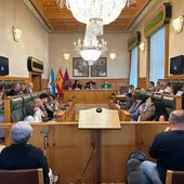 El 'no' del PP y la abstención de los no adscritos frena el pago de 3 millones de facturas pendientes en Santiago El 'no' del PP y la abstención de los no adscritos frena el pago de 3 millones de facturas pendientes en Santiago