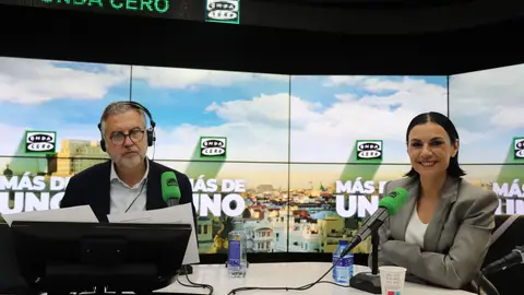 Miren Ibarguren y Carlos Alsina en Más de uno. Miren Ibarguren y Carlos Alsina en Más de uno.
