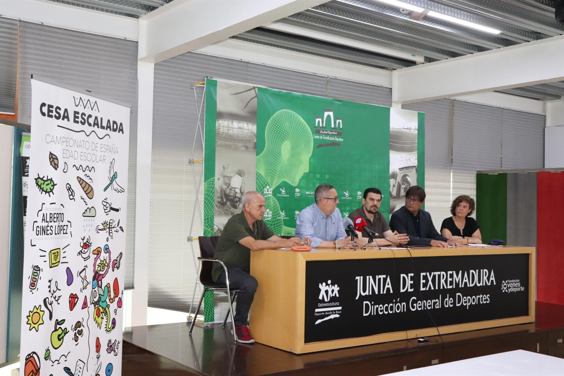 El rocódromo Alberto Ginés de Cáceres reunirá en julio a los mejores escaladores en el Campeonato de España Escolar El rocódromo Alberto Ginés de Cáceres reunirá en julio a los mejores escaladores en el Campeonato de España Escolar