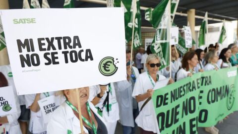 Las enfermeras y las fisioterapeutas se han concentrado por toda España