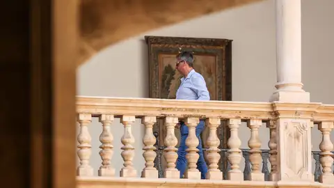 El principal acusado de la macroestafa inmobiliaria de Lujo Casa, Carlos García Roldán, en la Audiencia Provincial de Palma El principal acusado de la macroestafa inmobiliaria de Lujo Casa, Carlos García Roldán, en la Audiencia Provincial de Palma