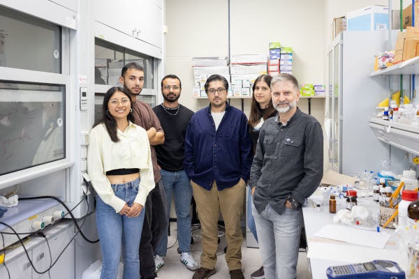 L'Associació Espanyola contra el Càncer finança un projecte de l'UJI per a aconseguir sensors químics fluorescents que detecten càncers associats a un elevat estrès oxidatiu L'Associació Espanyola contra el Càncer finança un projecte de l'UJI per a aconseguir sensors químics fluorescents que detecten càncers associats a un elevat estrès oxidatiu