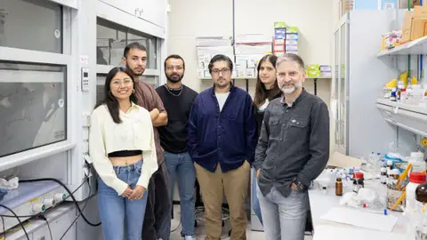 L'Associació Espanyola contra el Càncer finança un projecte de l'UJI per a aconseguir sensors químics fluorescents que detecten càncers associats a un elevat estrès oxidatiu L'Associació Espanyola contra el Càncer finança un projecte de l'UJI per a aconseguir sensors químics fluorescents que detecten càncers associats a un elevat estrès oxidatiu
