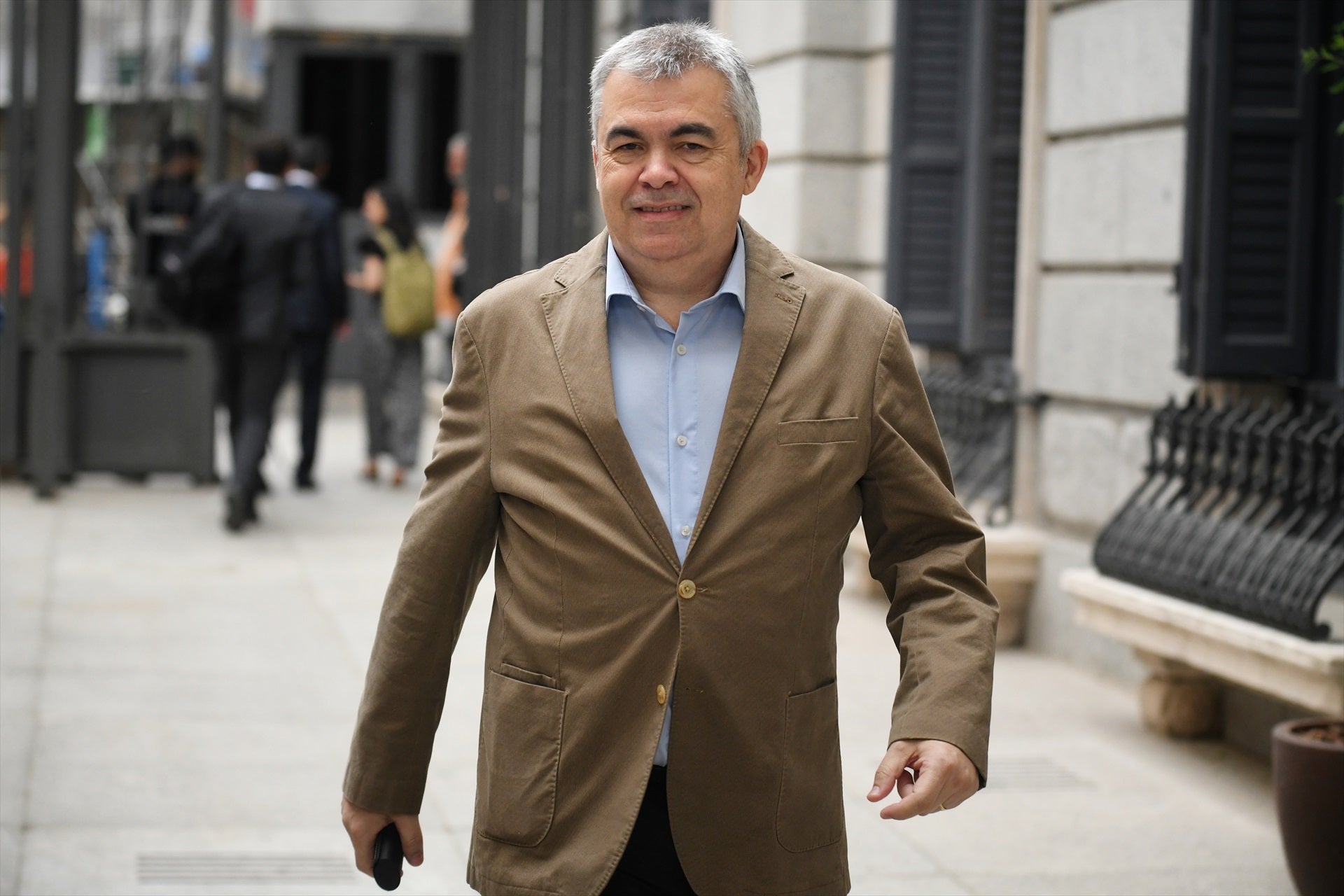 Los notarios alertan: contratos privados como el de Santos Cerdán se usan para ocultarse tras un testaferro Los notarios alertan: contratos privados como el de Santos Cerdán se usan para ocultarse tras un testaferro