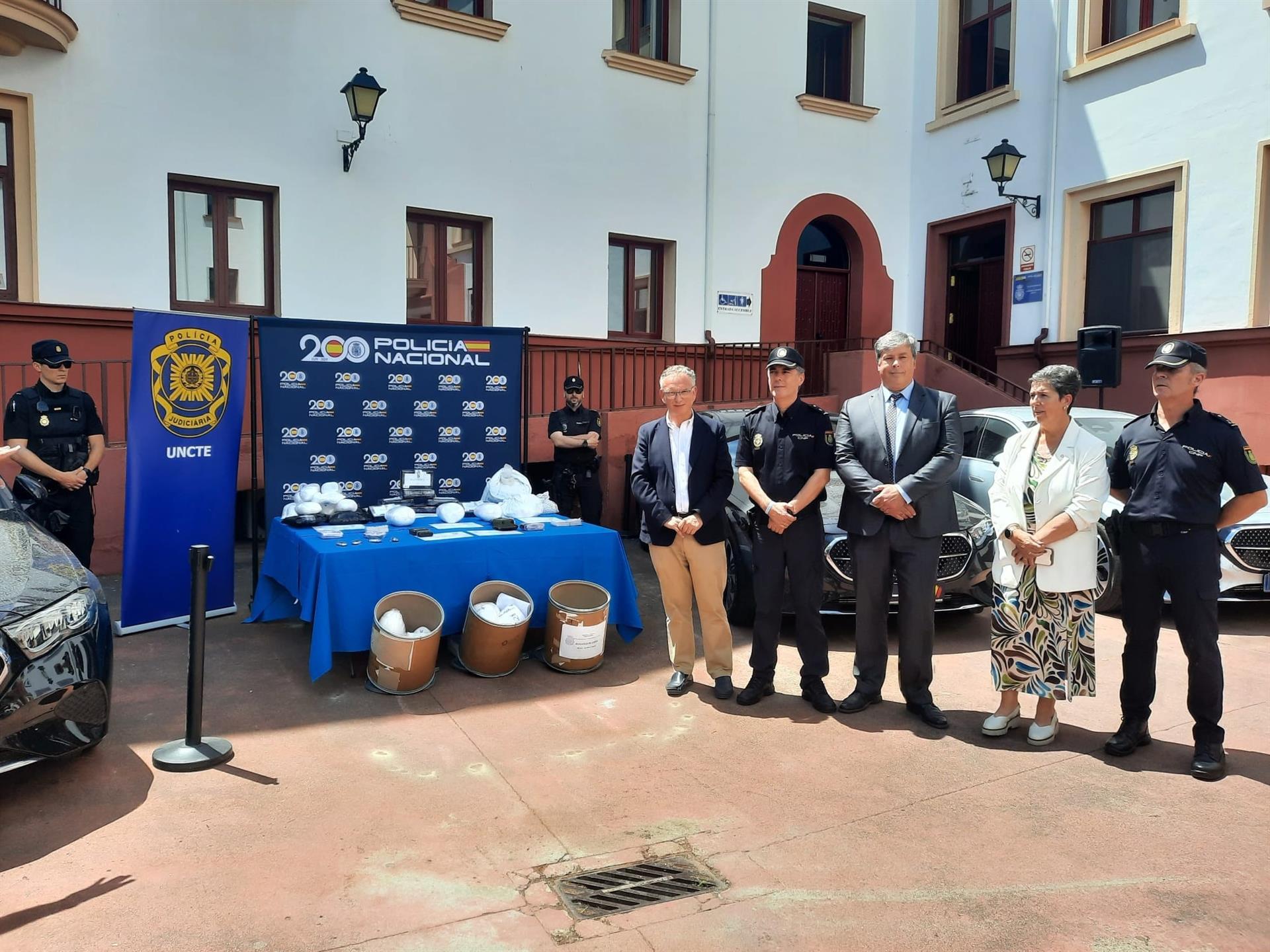 Desmantelado uno de los mayores laboratorios de extracción de cocaína localizado en Badajoz con más de 45 kilos listos para la venta Desmantelado uno de los mayores laboratorios de extracción de cocaína localizado en Badajoz con más de 45 kilos listos para la venta