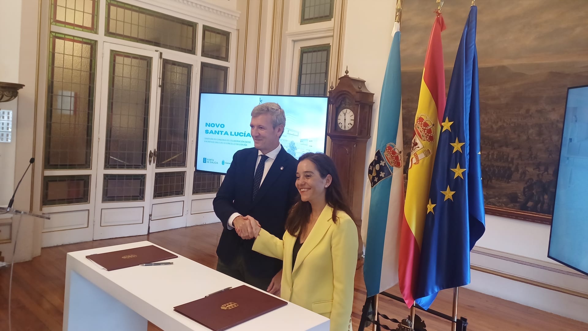 Inés Rey y Alfonso Rueda firman el convenio para la reforma del Mercado de Santa Lucía Inés Rey y Alfonso Rueda firman el convenio para la reforma del Mercado de Santa Lucía