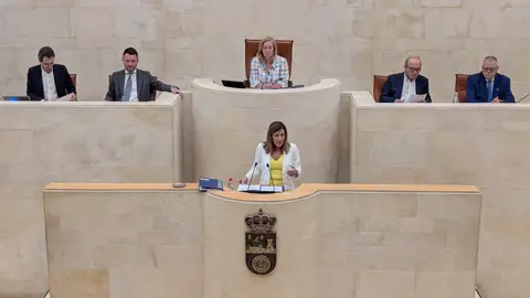 María José Saénz de Buruaga durante su intervención en el Debate del Estado de la Región María José Saénz de Buruaga durante su intervención en el Debate del Estado de la Región