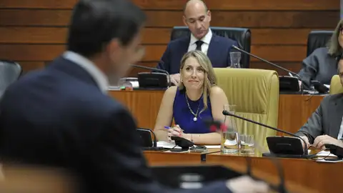 Guardiola desoye el diálogo que ofrecen PSOE y Vox para cambiar un camino que advierte que recorrerá "enterito" Guardiola desoye el diálogo que ofrecen PSOE y Vox para cambiar un camino que advierte que recorrerá "enterito"