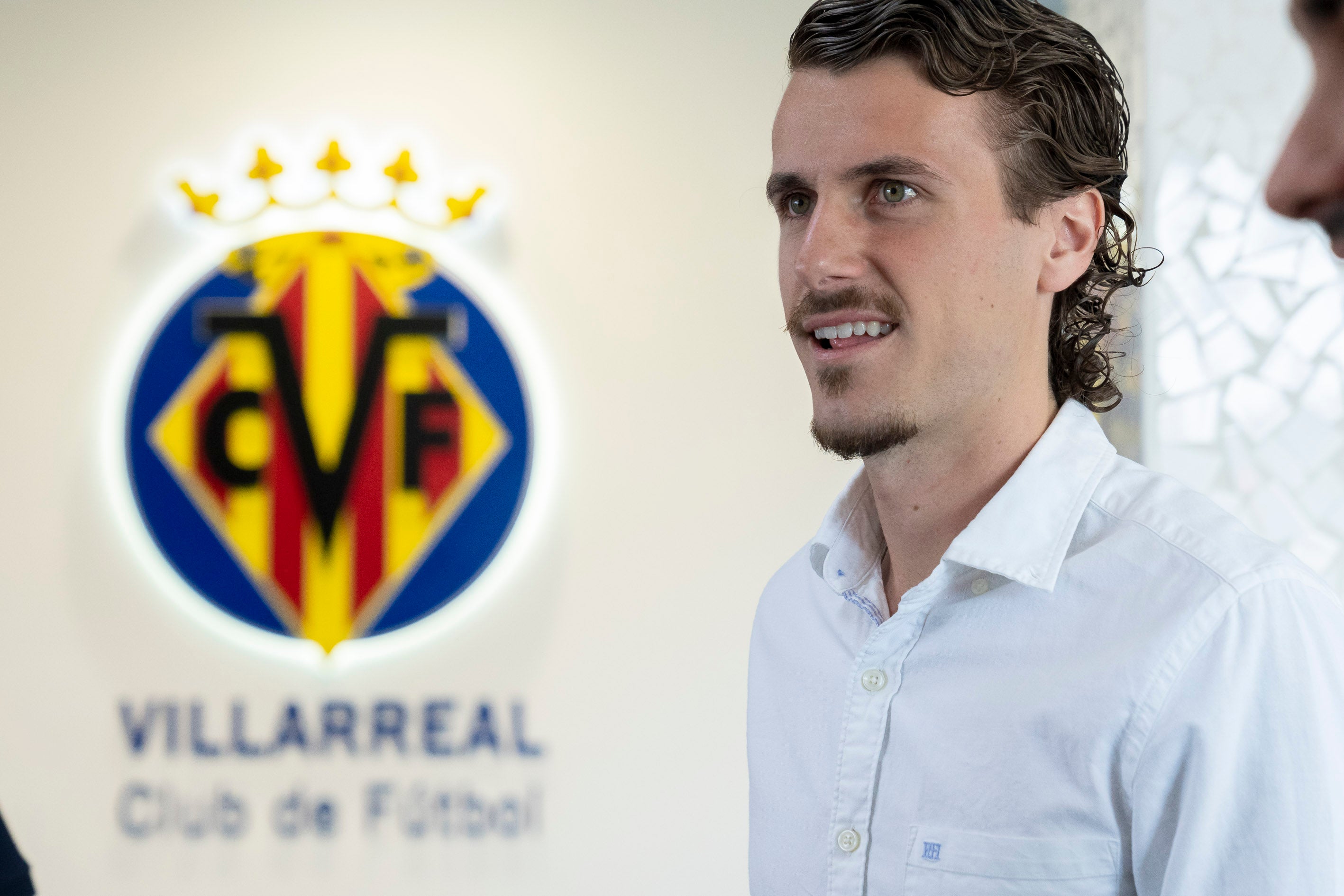 El Villarreal renueva a Carlos Romero y lo cede de nuevo al Espanyol El Villarreal renueva a Carlos Romero y lo cede de nuevo al Espanyol