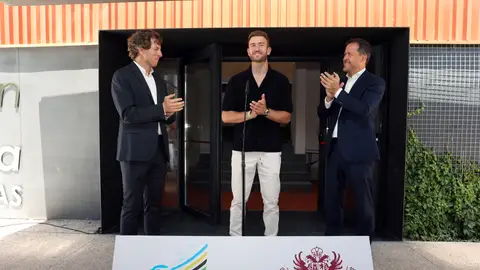 El pabellón de la Escuela Central de Educación Física ya se llama Gonzalo Pérez de Vargas El pabellón de la Escuela Central de Educación Física ya se llama Gonzalo Pérez de Vargas