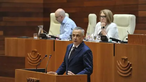 Vox reitera su "mano tendida" a Guardiola para "corregir el rumbo" de Extremadura Vox reitera su "mano tendida" a Guardiola para "corregir el rumbo" de Extremadura