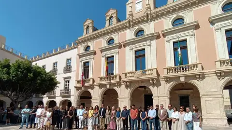 Almería convoca un minuto de silencio en memoria de Josefina, la mujer asesinada, y decreta un día de luto ONDA CERO ALMERIA