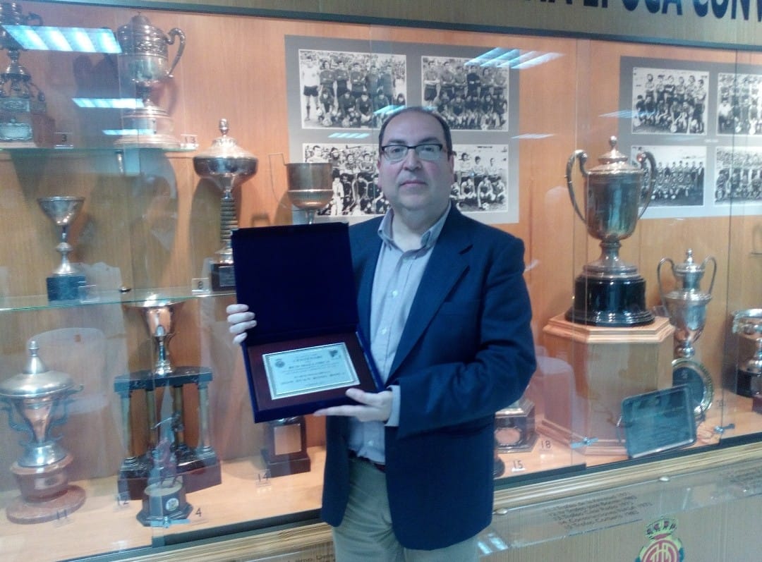 Joan Roig: "Que el Mallorca convoque a las peñas a las seis de la tarde no tiene ni pies ni cabeza cuando la campaña sale a las doce" Joan Roig: "Que el Mallorca convoque a las peñas a las seis de la tarde no tiene ni pies ni cabeza cuando la campaña sale a las doce"