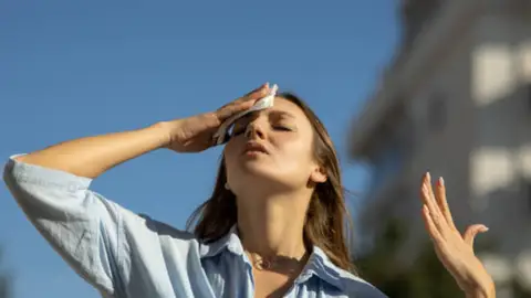 Qué le pasa al cuerpo humano cuando supera los 40 ºC: así puedes evitarlo, según un anestesiólogo Qué le pasa al cuerpo humano cuando supera los 40 ºC: así puedes evitarlo, según un anestesiólogo